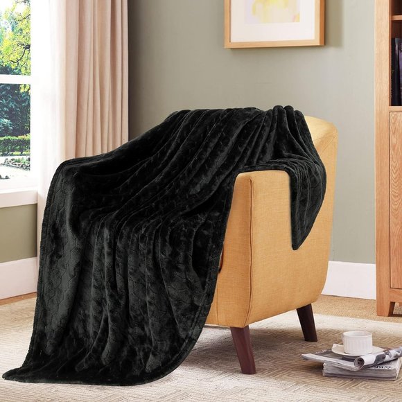 50" x 60" Black Soft Fluffy Geometric Pattern Comfy Microfiber Flannel Blankets - Picture 6 of 8